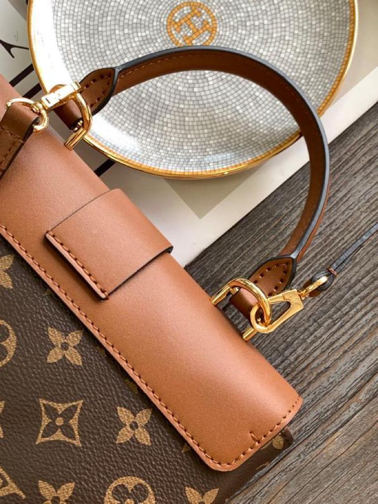 LV Locky GLAMI Monogram Canvas Caramel Brown For Women, WomenÃ¢â‚¬â„¢s Handbags, Shoulder And Crossbody Bags 7.9in/20cm LV M44654