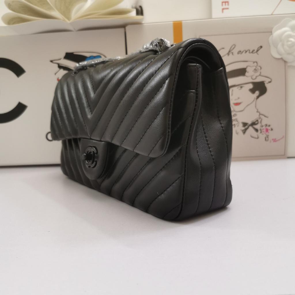CHL Chevron Classic Handbag Black Hardware Black For Women, WomenÃ¢â‚¬â„¢s Bags, Shoulder And Crossbody Bags 10.2in/26cm
