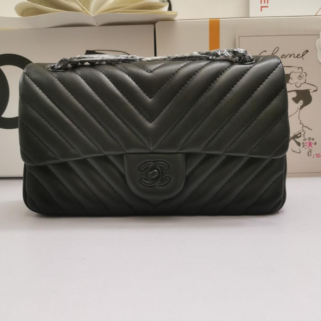CHL Chevron Classic Handbag Black Hardware Black For Women, WomenÃ¢â‚¬â„¢s Bags, Shoulder And Crossbody Bags 10.2in/26cm