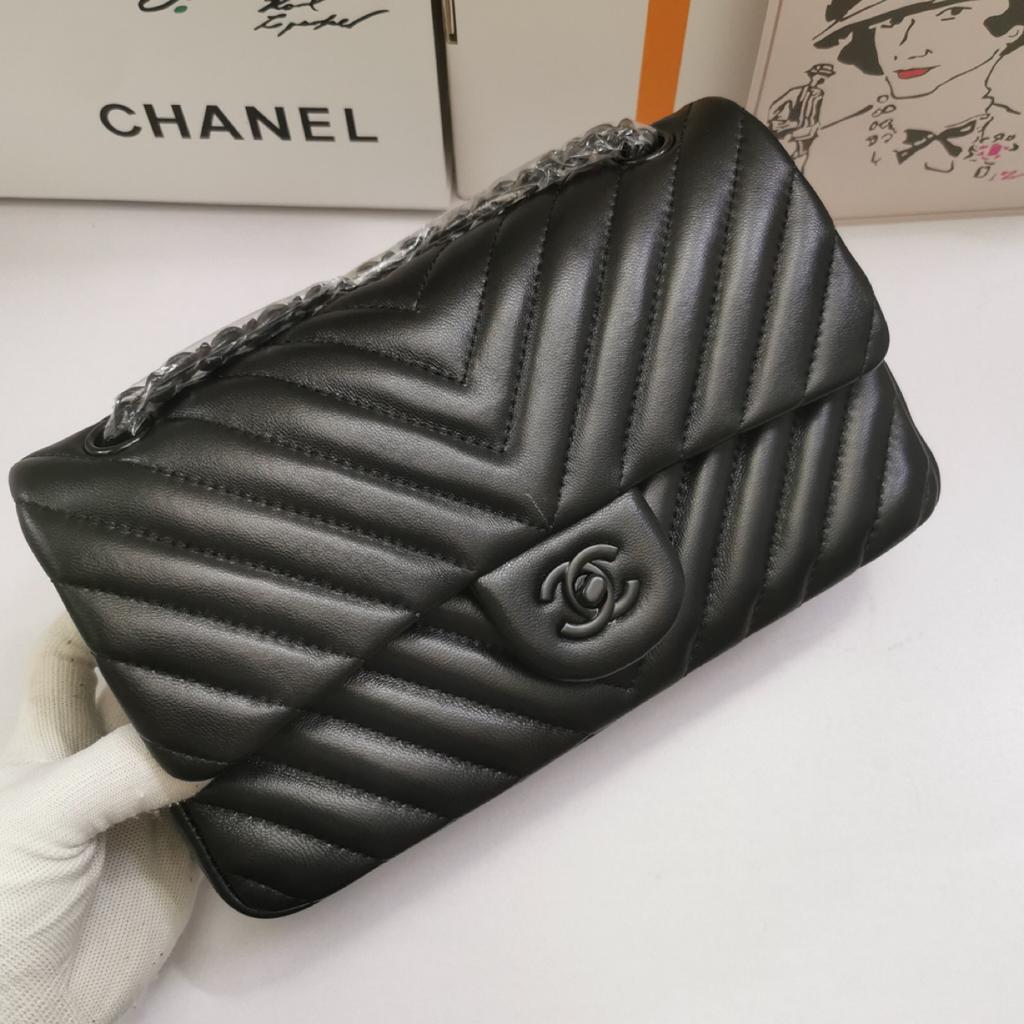 CHL Chevron Classic Handbag Black Hardware Black For Women, WomenÃ¢â‚¬â„¢s Bags, Shoulder And Crossbody Bags 10.2in/26cm