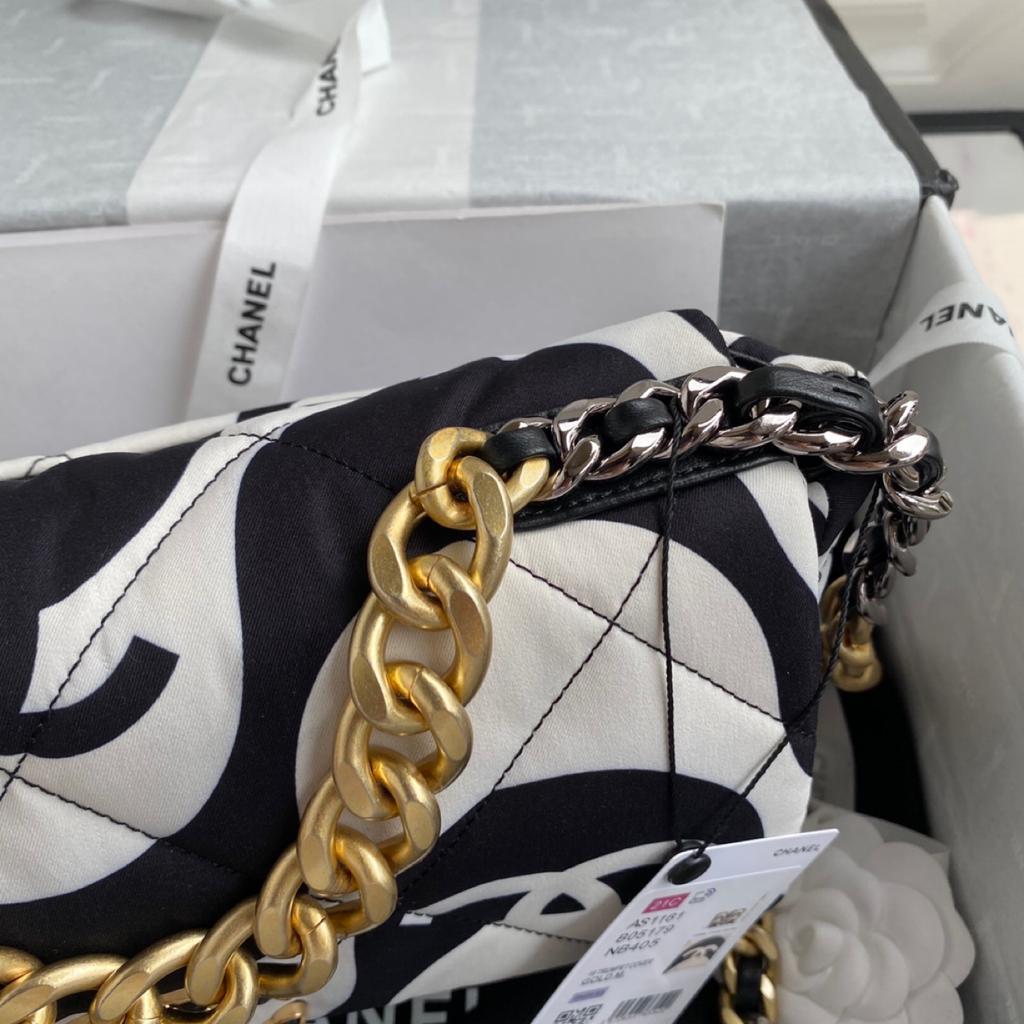 CHL 19 Large GlamIap Bag White/Black For Women Bags, Shoulder And Crossbody Bags 10.2in/26cm AS1161 B05179 NB405