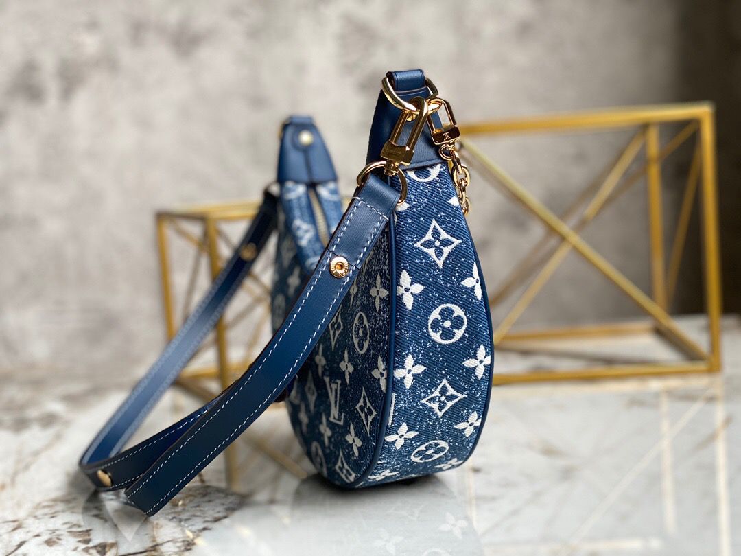LV Loop SinGLAMI 1854 Jacquard Navy Blue By Nicolas GhesquiÃƒÂ¨re For Cruise Show, WoHandbags 9.1in/23cm LV M81166