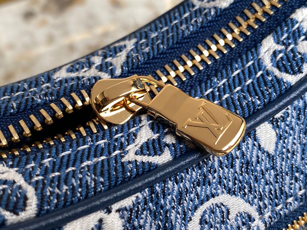 LV Loop SinGLAMI 1854 Jacquard Navy Blue By Nicolas GhesquiÃƒÂ¨re For Cruise Show, WoHandbags 9.1in/23cm LV M81166