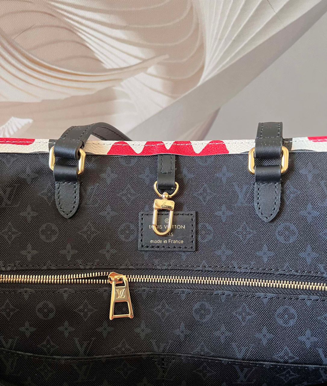 LV LV Crafty OnTheGo GM Tote Bag Monogram Giant Red For Women, WomenÃ¢â‚¬â„¢s Handbags, Shoulder Bags 16.1in/41cm LV M45358