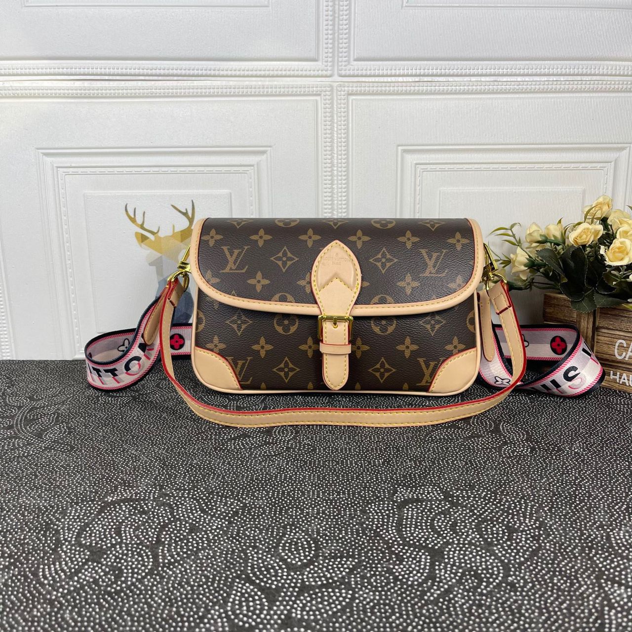 LV GLAMIane Monogram Canvas For Women, WomenÃ¢â‚¬â„¢s Handbags, Shoulder Bags 9.4in/24cm LV M45985