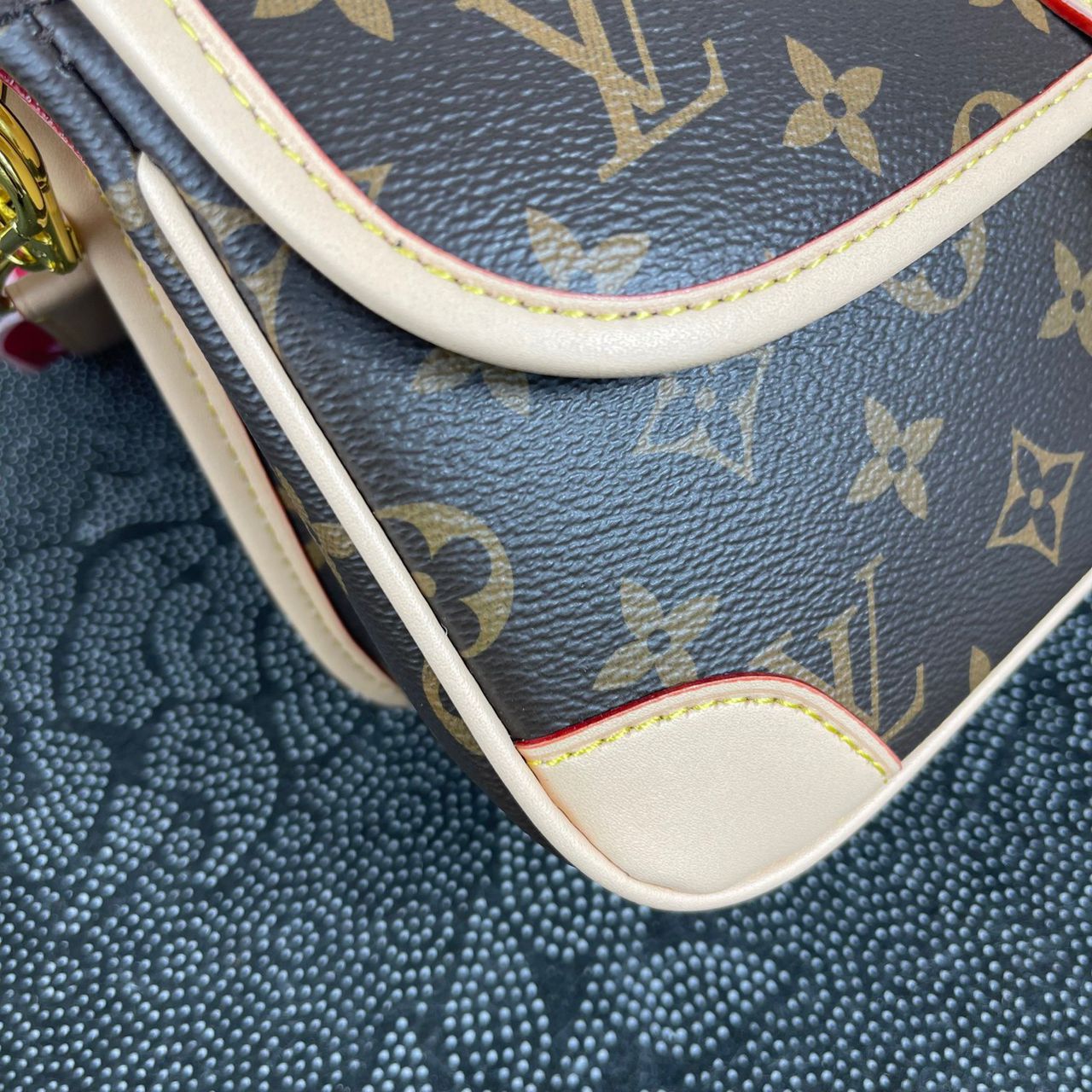 LV GLAMIane Monogram Canvas For Women, WomenÃ¢â‚¬â„¢s Handbags, Shoulder Bags 9.4in/24cm LV M45985