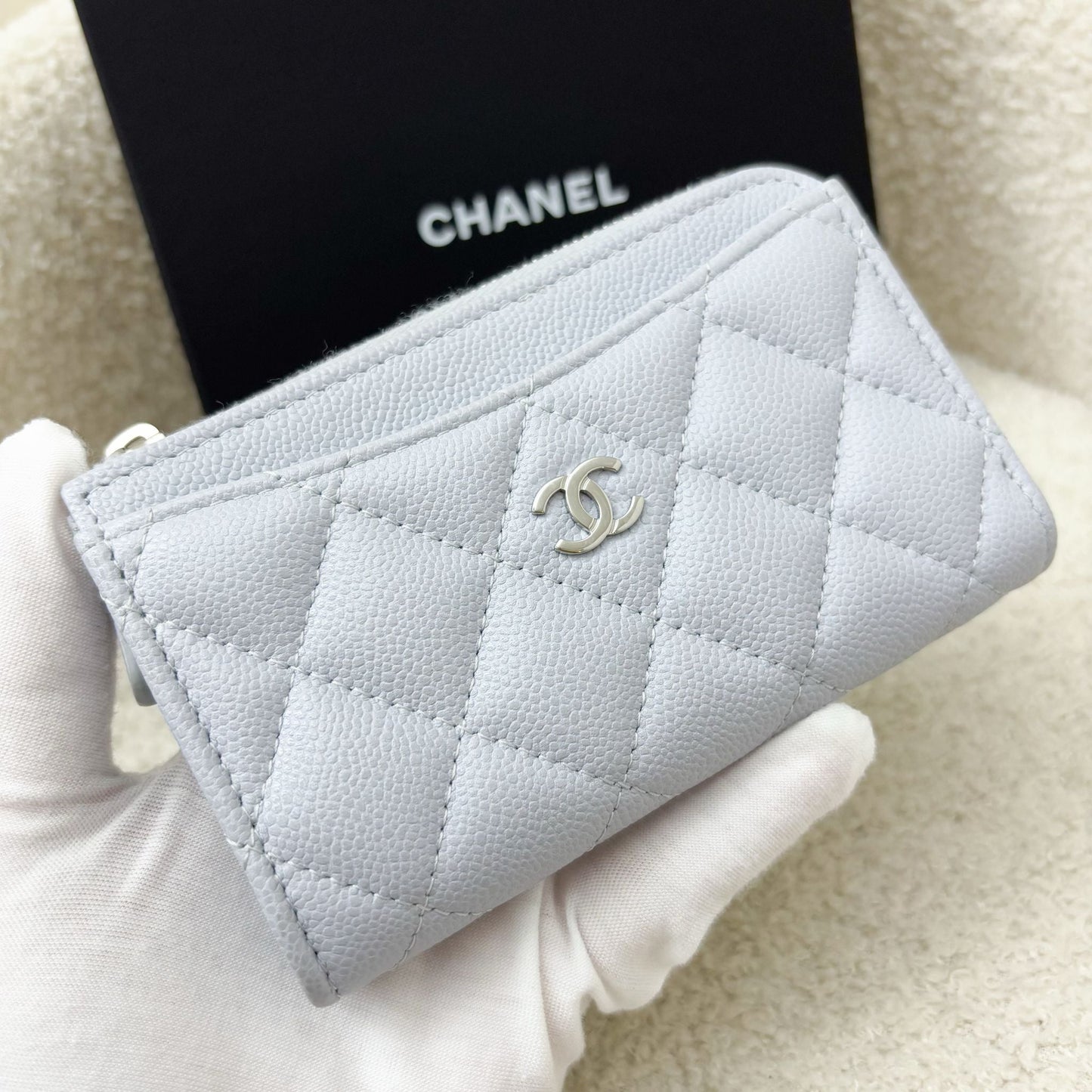 GLM-Zipped Card Holder with Coin Compartment in Light Blue Caviar and SHW