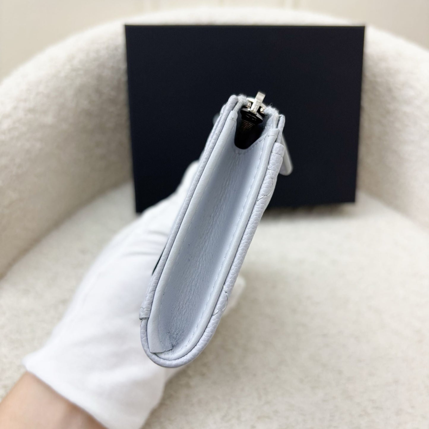 GLM-Zipped Card Holder with Coin Compartment in Light Blue Caviar and SHW
