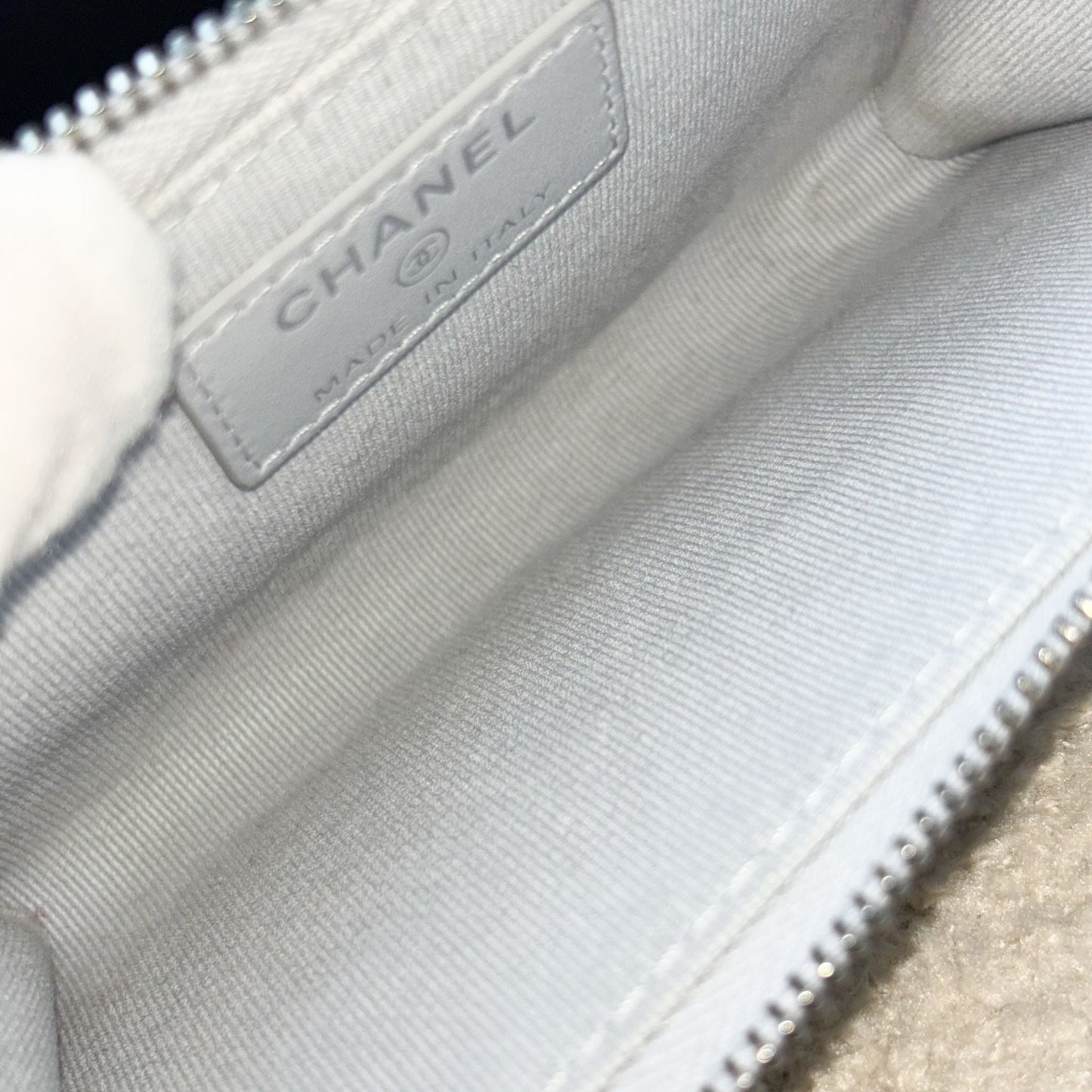 GLM-Zipped Card Holder with Coin Compartment in Light Blue Caviar and SHW