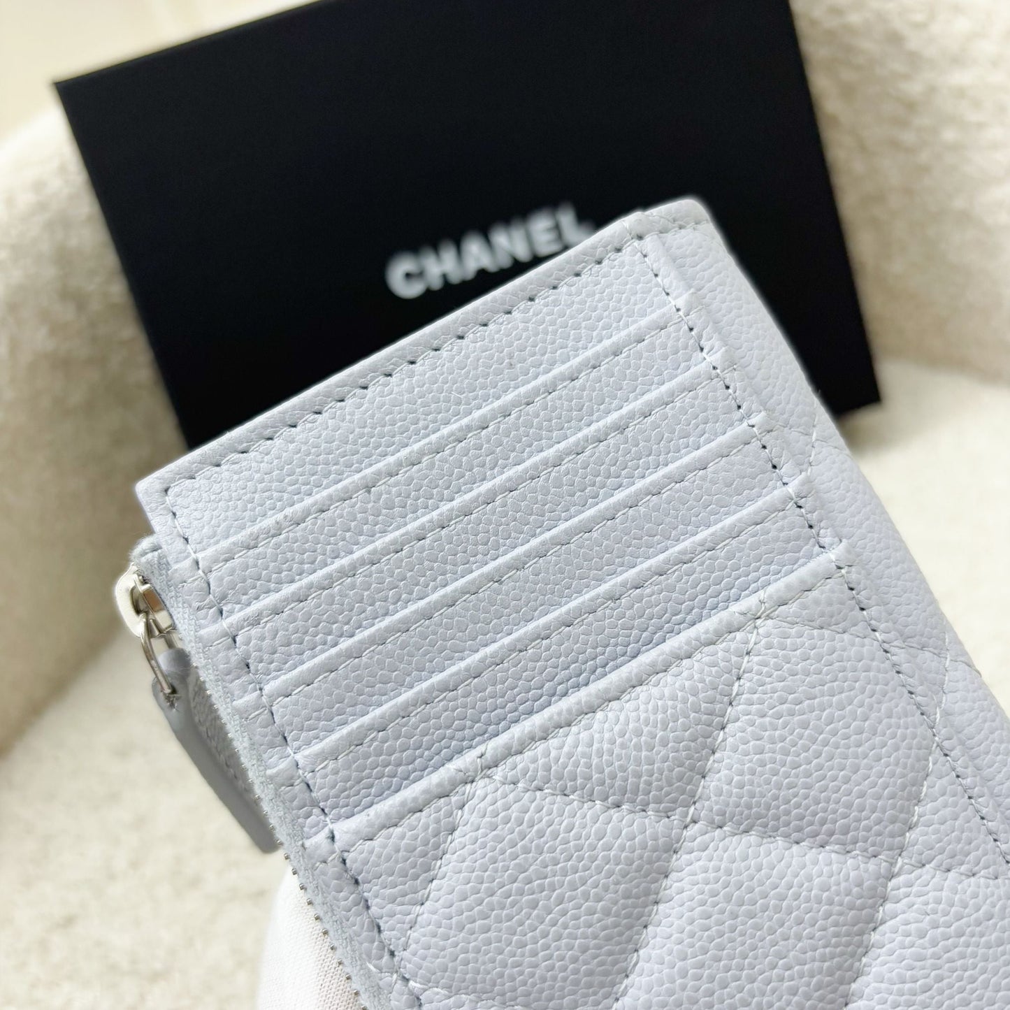 GLM-Zipped Card Holder with Coin Compartment in Light Blue Caviar and SHW