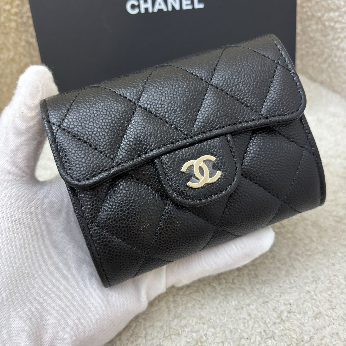 GLM-Classic XL Snap Card Holder in Black Caviar and GHW (Model: AP0220)