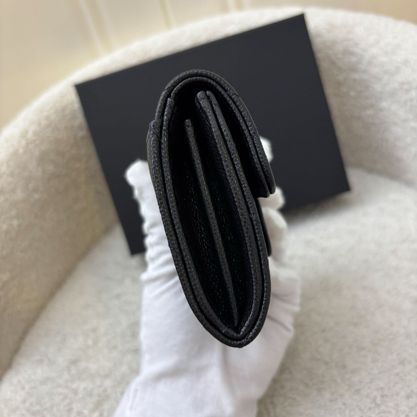 GLM-Classic XL Snap Card Holder in Black Caviar and GHW (Model: AP0220)