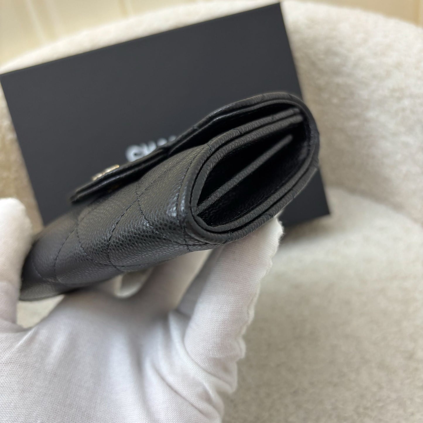 GLM-Classic XL Snap Card Holder in Black Caviar and GHW (Model: AP0220)