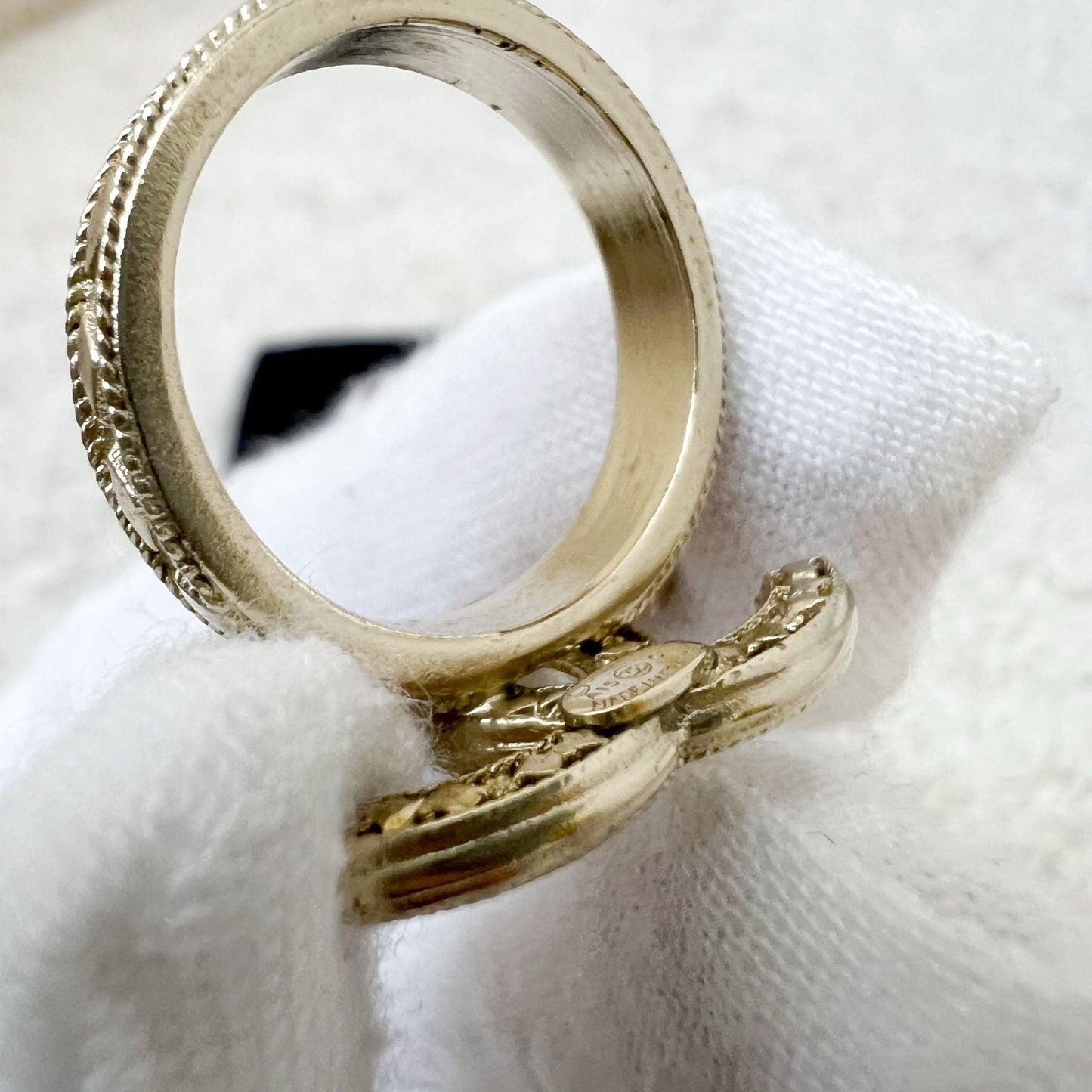 GLM-GLM- Medium Logo Ring in Matte LGHW
