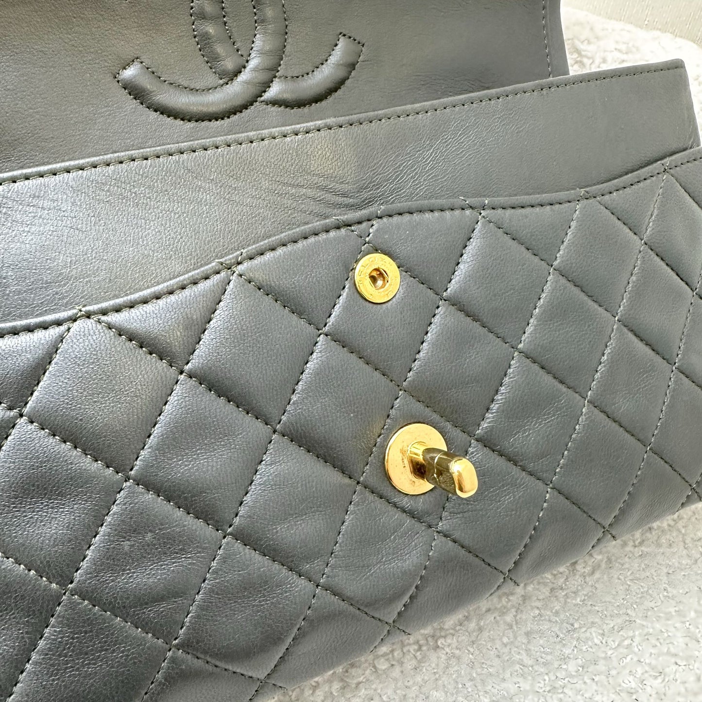 GLM- Medium Classic Flap CF in Dark Green Lambskin and 24K Gold Plated HW