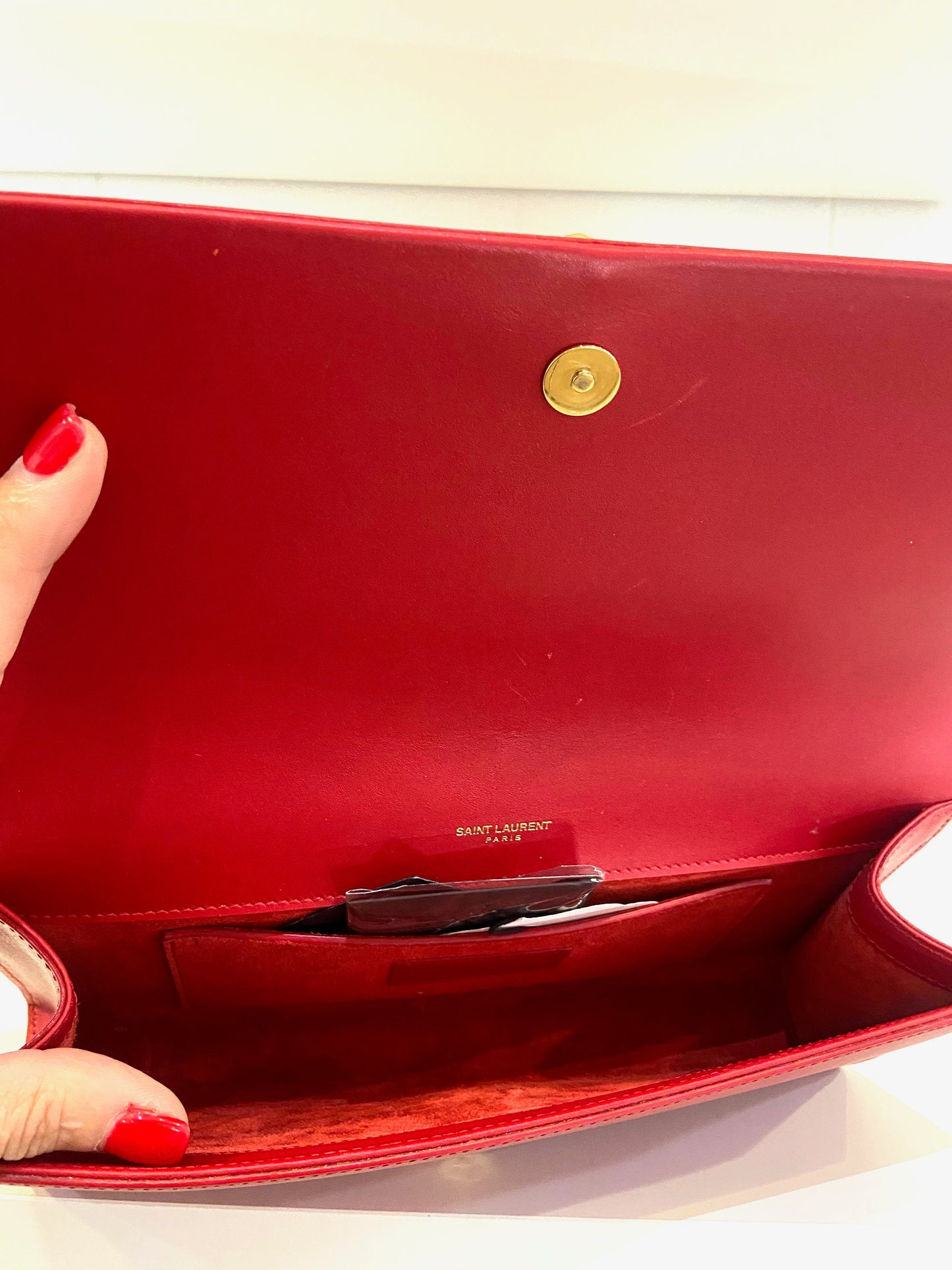YVES SAINT LAURENT KATE LEATHER CLUTCH BAG ROUGE