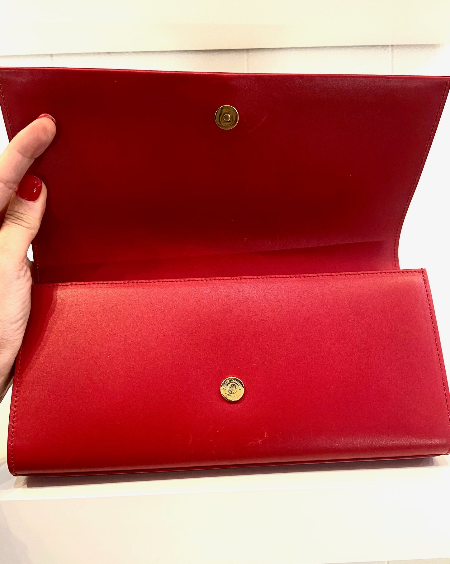 YVES SAINT LAURENT KATE LEATHER CLUTCH BAG ROUGE