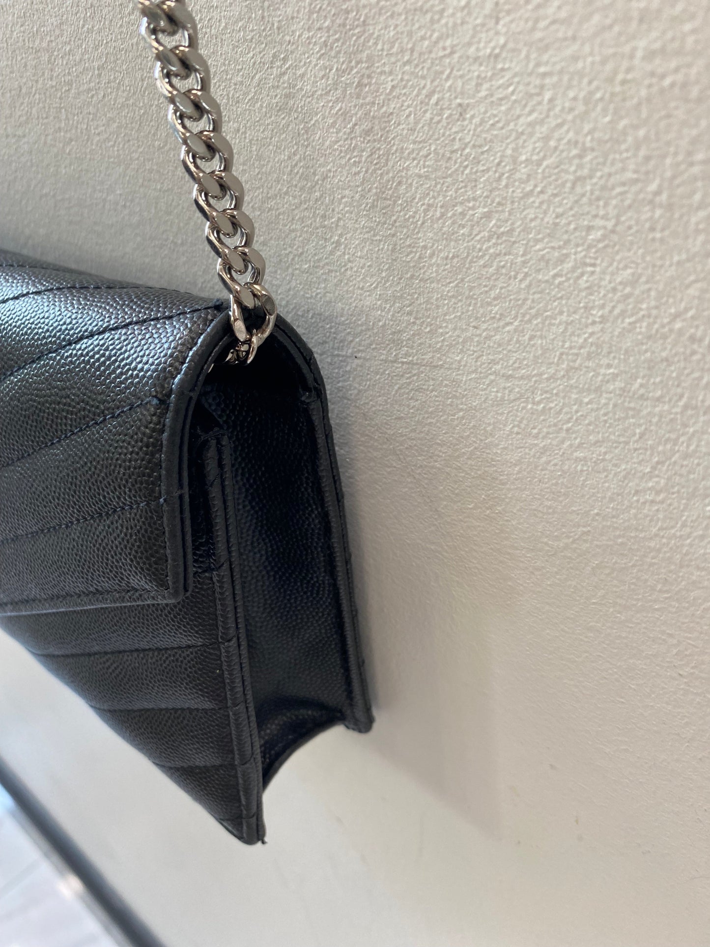 YSL MONOGRAM GRAIN DE POUDRE WALLET ON CHAIN