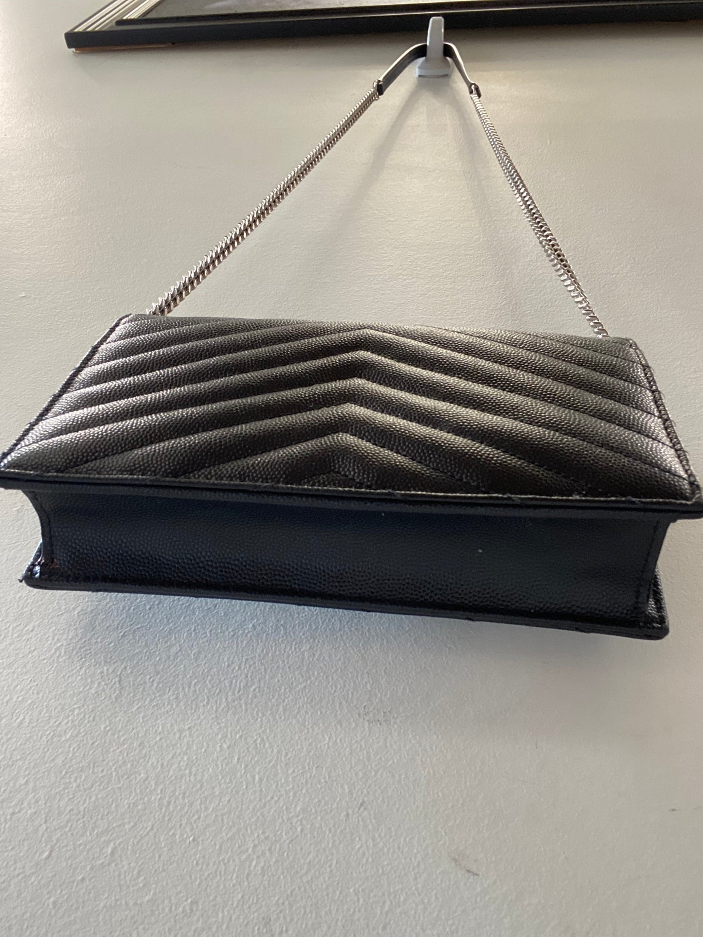 YSL MONOGRAM GRAIN DE POUDRE WALLET ON CHAIN