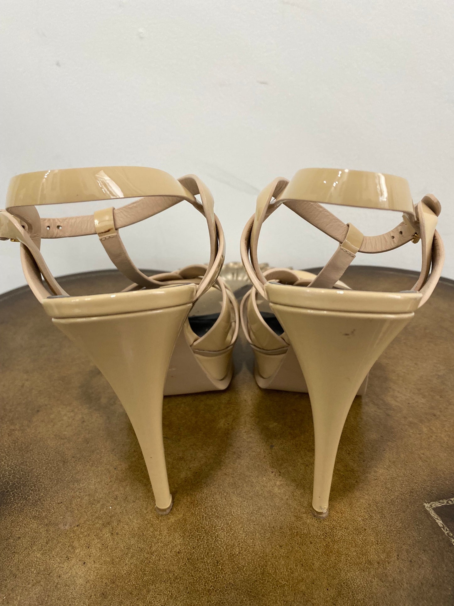 YSL TRIBUTE 75 PATENT PLATFORM SANDALS