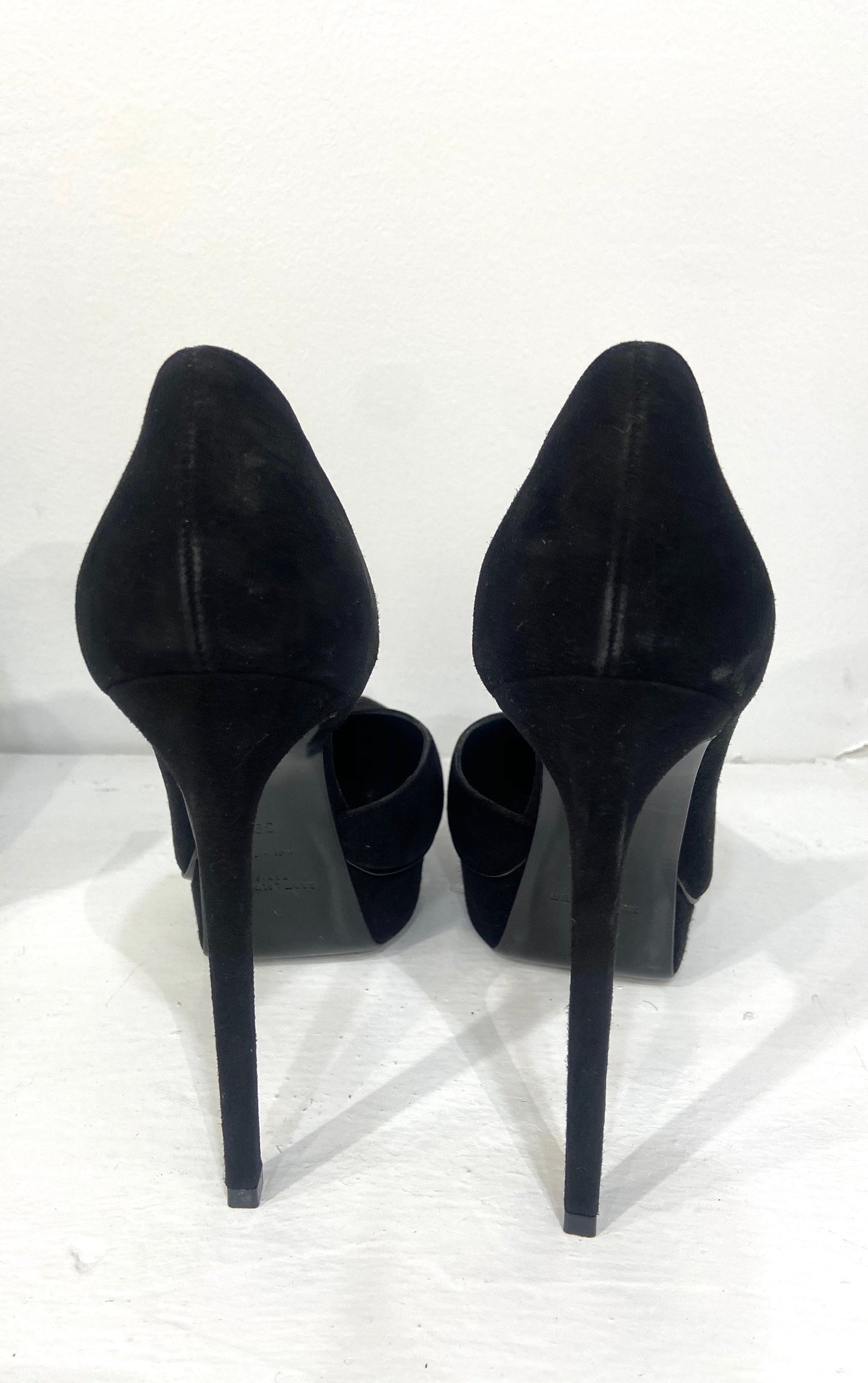 SAINT LAURENT SUEDE D'ORSAY PUMPS