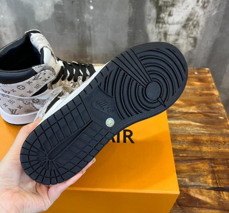 SAMC - NKE Shoes - 373