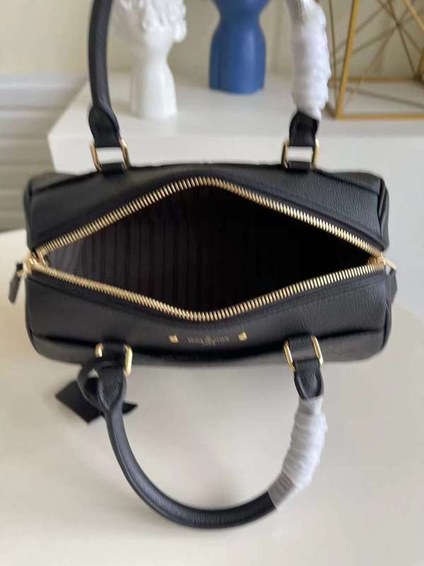 LOV2 Bags - Luxurious Bags  1115