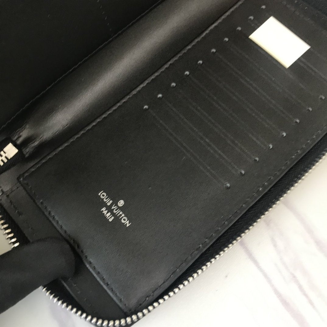 EN - New Arrival Wallet LUV 069