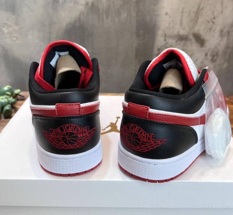 SAMC - NKE Shoes - 678