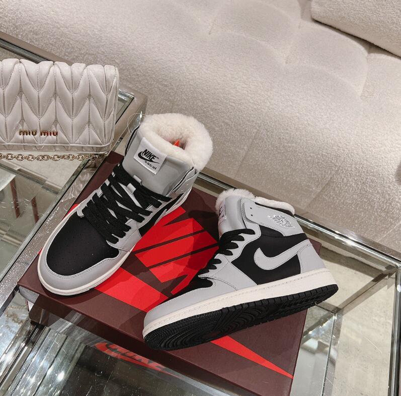 SAMC - NKE Shoes - 320