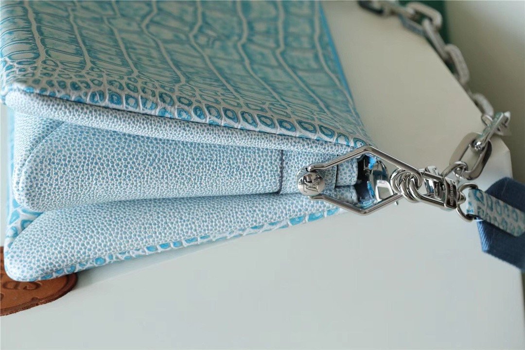 LV Coussin PM High Shiny Alligator Light Blue For Women,  Shoulder And Crossbody Bags 10.2n/26cm LVÃ‚Â 