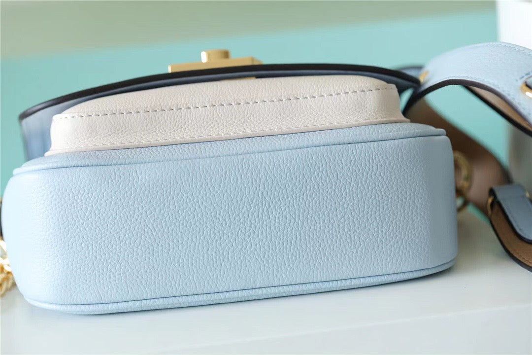 LV Lockme Tender Light Blue For Women, WomenÃ¢â‚¬â„¢s Handbags, Shoulder And Crossbody Bags 7.5in/19cm LV