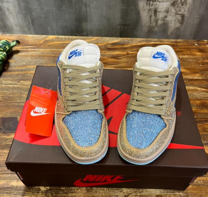 SAMC - NKE Shoes - 427