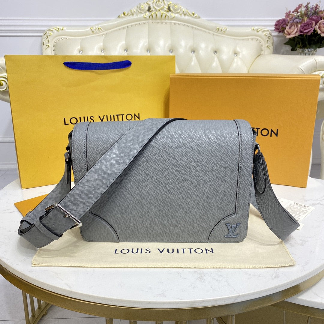 LV New GlamIap Messenger Bag Taiga Grey For Men, Bags, Shoulder And Crossbody Bags 11.1in/28.3cm LV