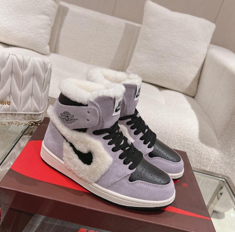 SAMC - NKE Shoes - 307
