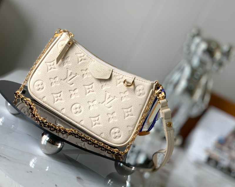 SAMC - LOV Bags - 1345