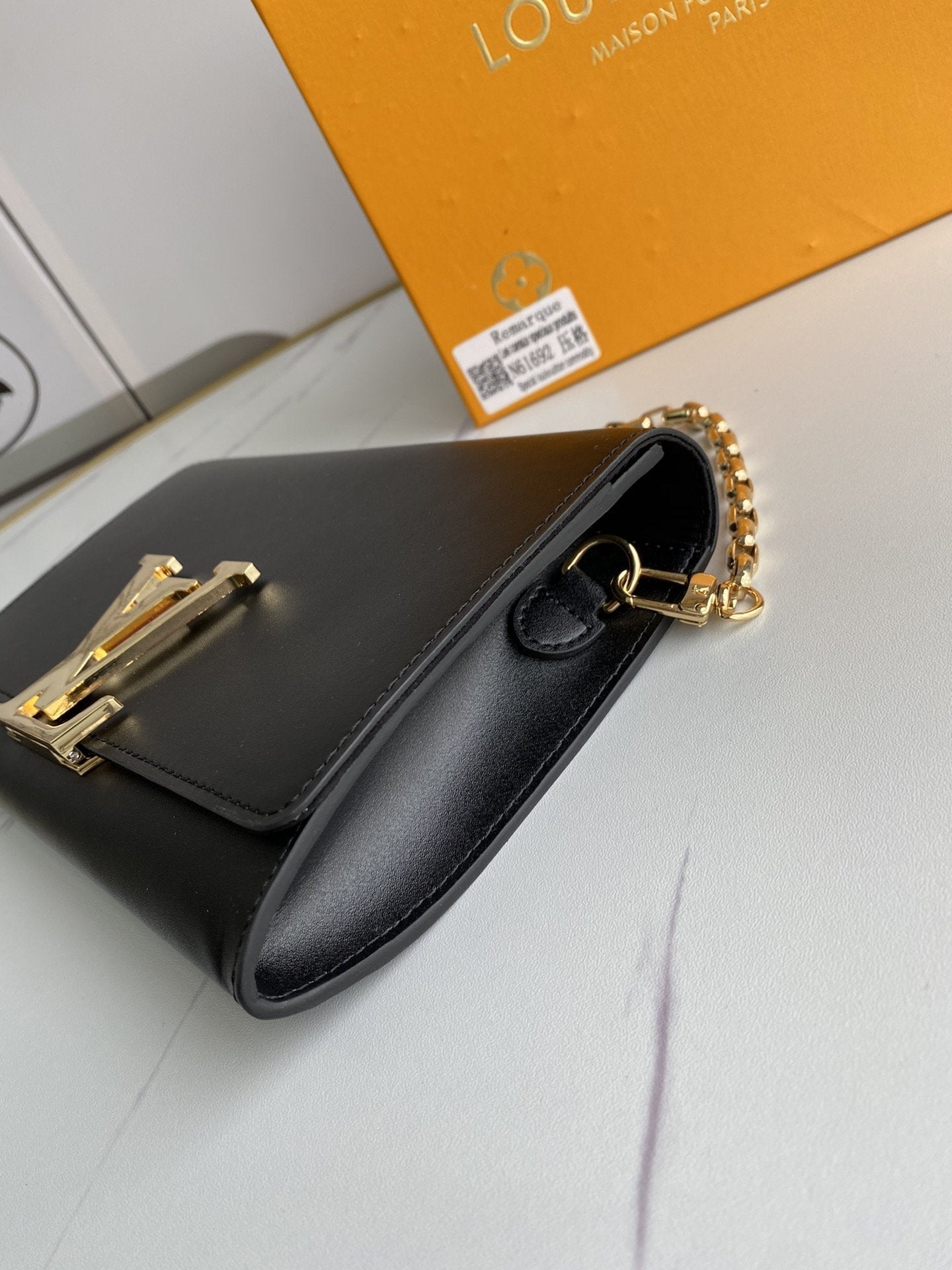 EN - New Arrival Wallet LUV 057
