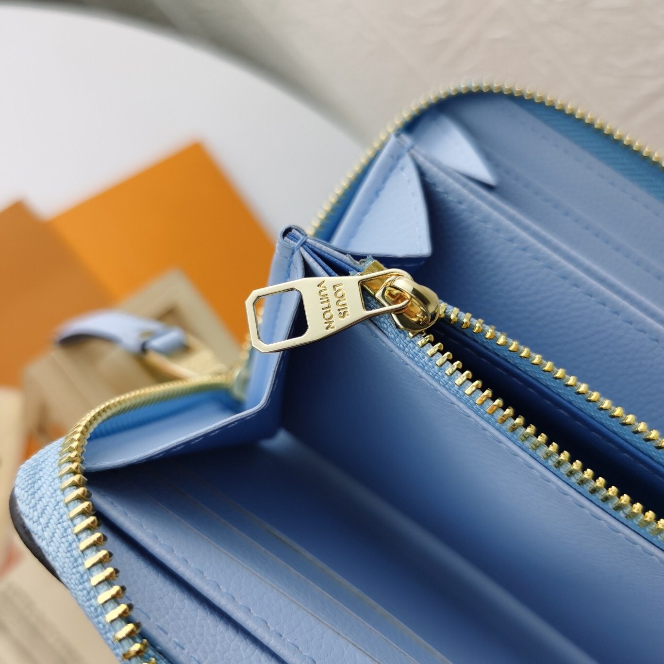 EN - New Arrival Wallet LUV 109
