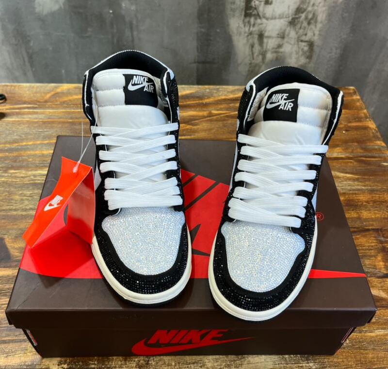 SAMC - NKE Shoes - 437
