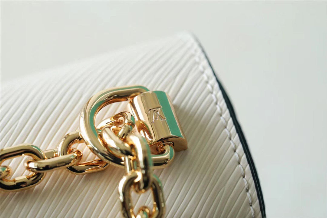 LV Twist MM Epi White For Women, WomenÃ¢â‚¬â„¢s Bags, Shoulder And Crossbody Bags 9.1in/23cm LV M55513