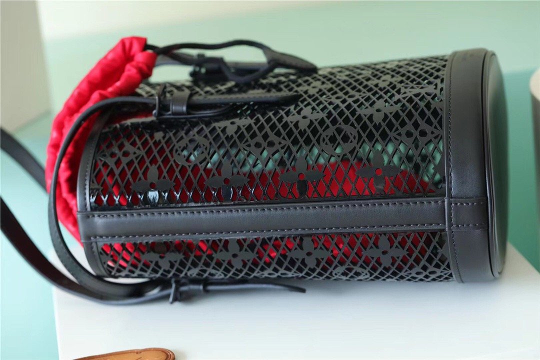 LV Bucket PM Monogram LaGLAMI By Nicolas Ghesquiere Black For Women,  Shoulder And Crossbody Bags 26cm/10.2in LV M20352