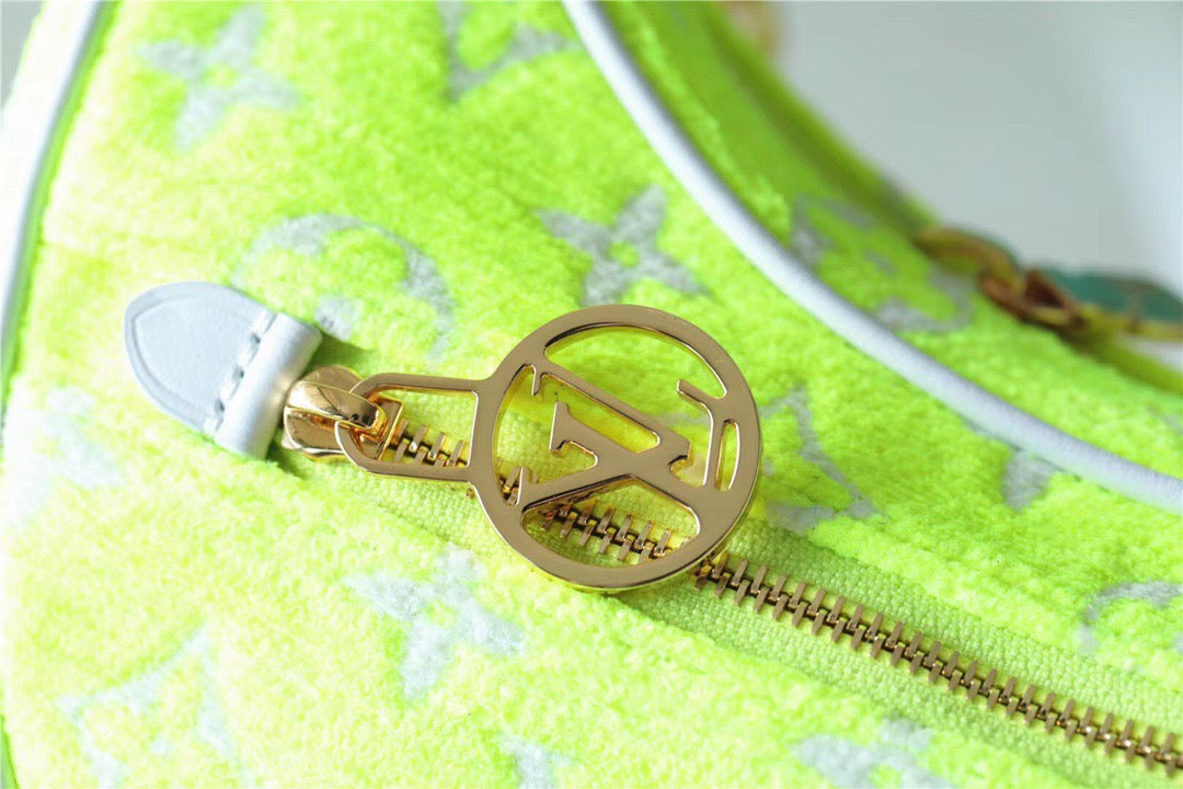 LV Loop Monogram Yellow For Women, WomenÃ¢â‚¬â„¢s Handbags, Shoulder Bags And Crossbody Bags 9.1in/23cm LV M81484