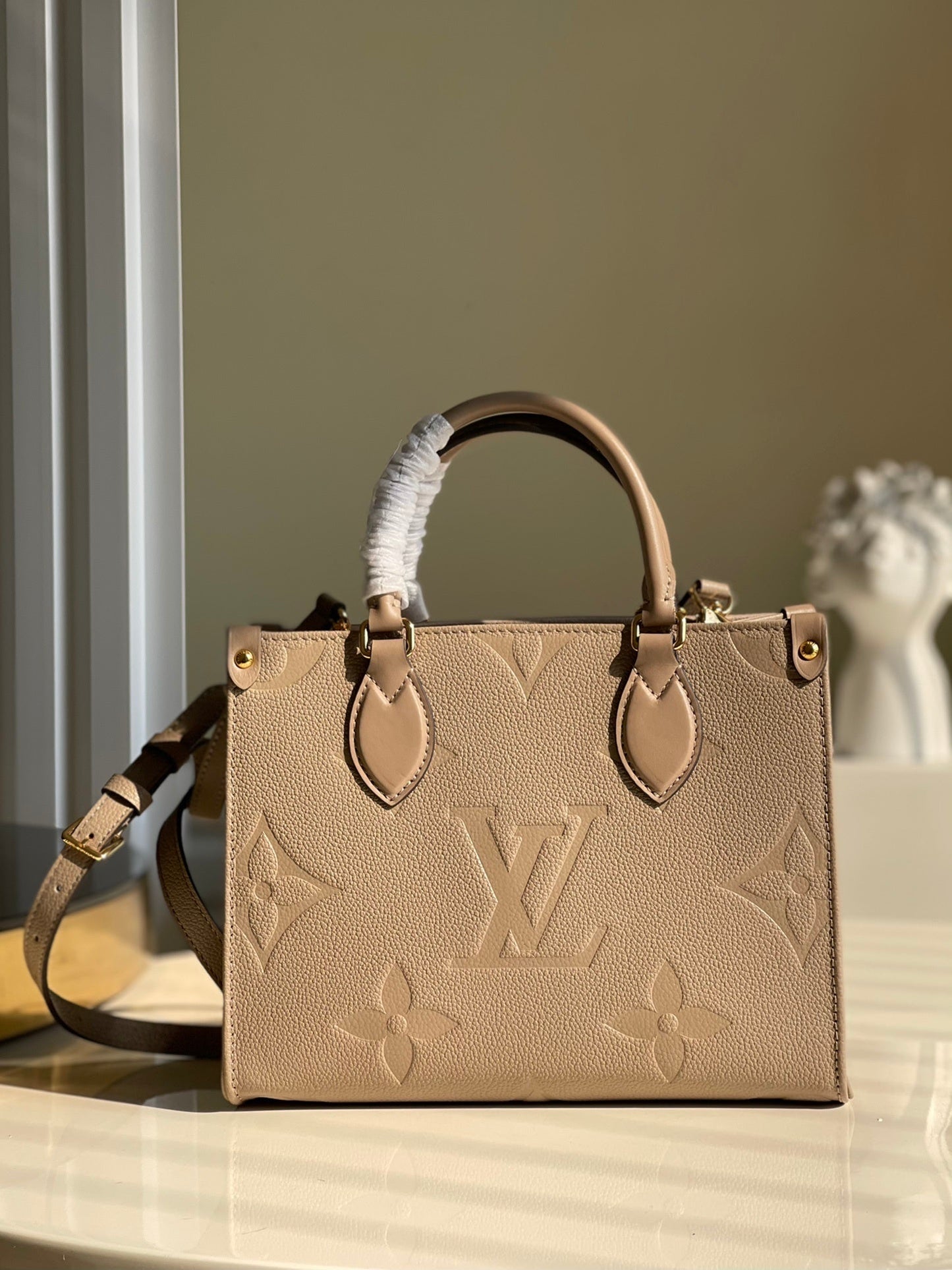 LV OnTheGo PM Tote Bag Monogram Empreinte Beige For Women, WomenÃ¢â‚¬â„¢s Handbags, Shoulder And Crossbody Bags 9.8in/25cm LV