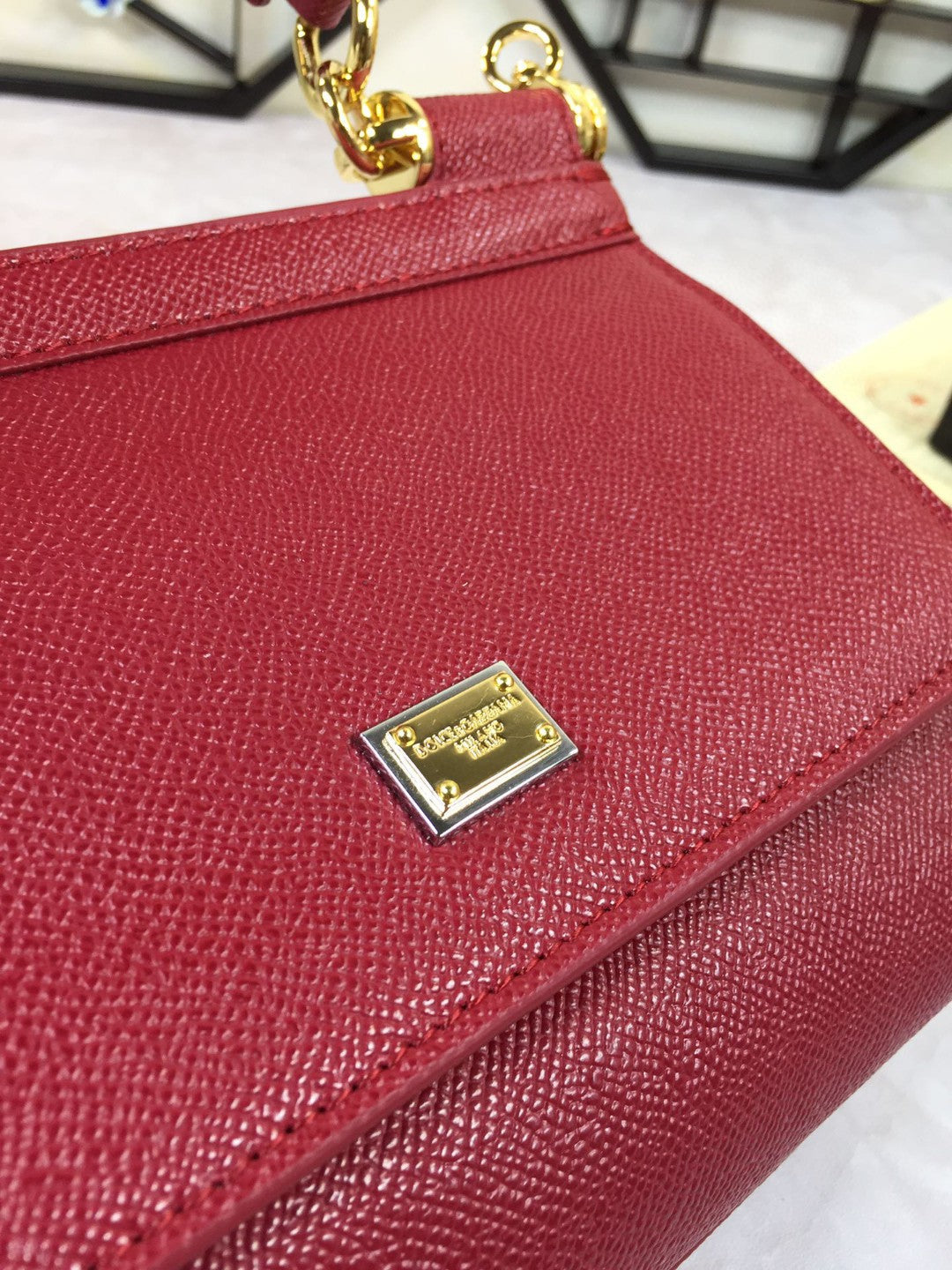 GLAMI MeGLAMIum Sicily Handbag In Dauphine Burgundy For Women 10.2in/26cm GLAMI GLAMI4347A10018M073