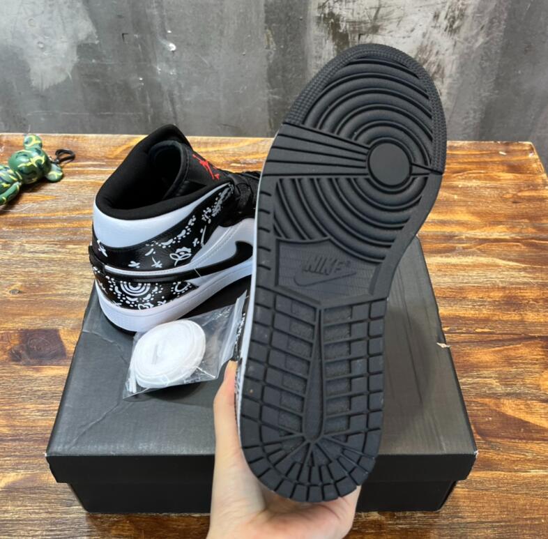 SAMC - NKE Shoes - 903