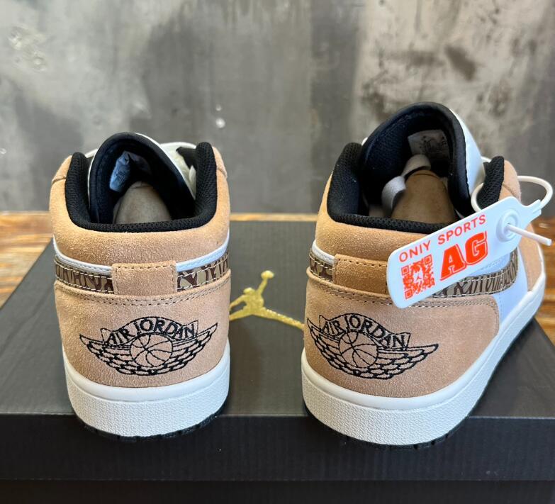 SAMC - NKE Shoes - 582