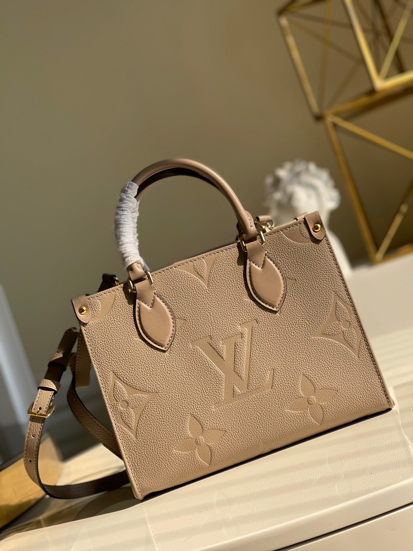 LV OnTheGo PM Tote Bag Monogram Empreinte Beige For Women, WomenÃ¢â‚¬â„¢s Handbags, Shoulder And Crossbody Bags 9.8in/25cm LV