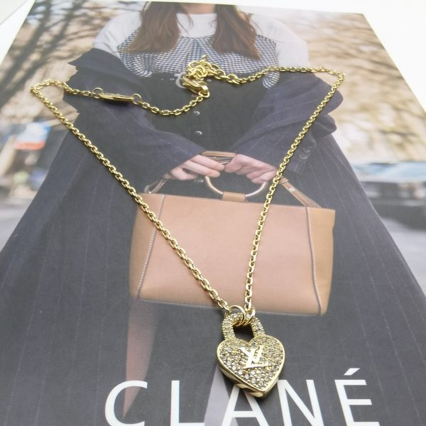 LV Necklaces 060