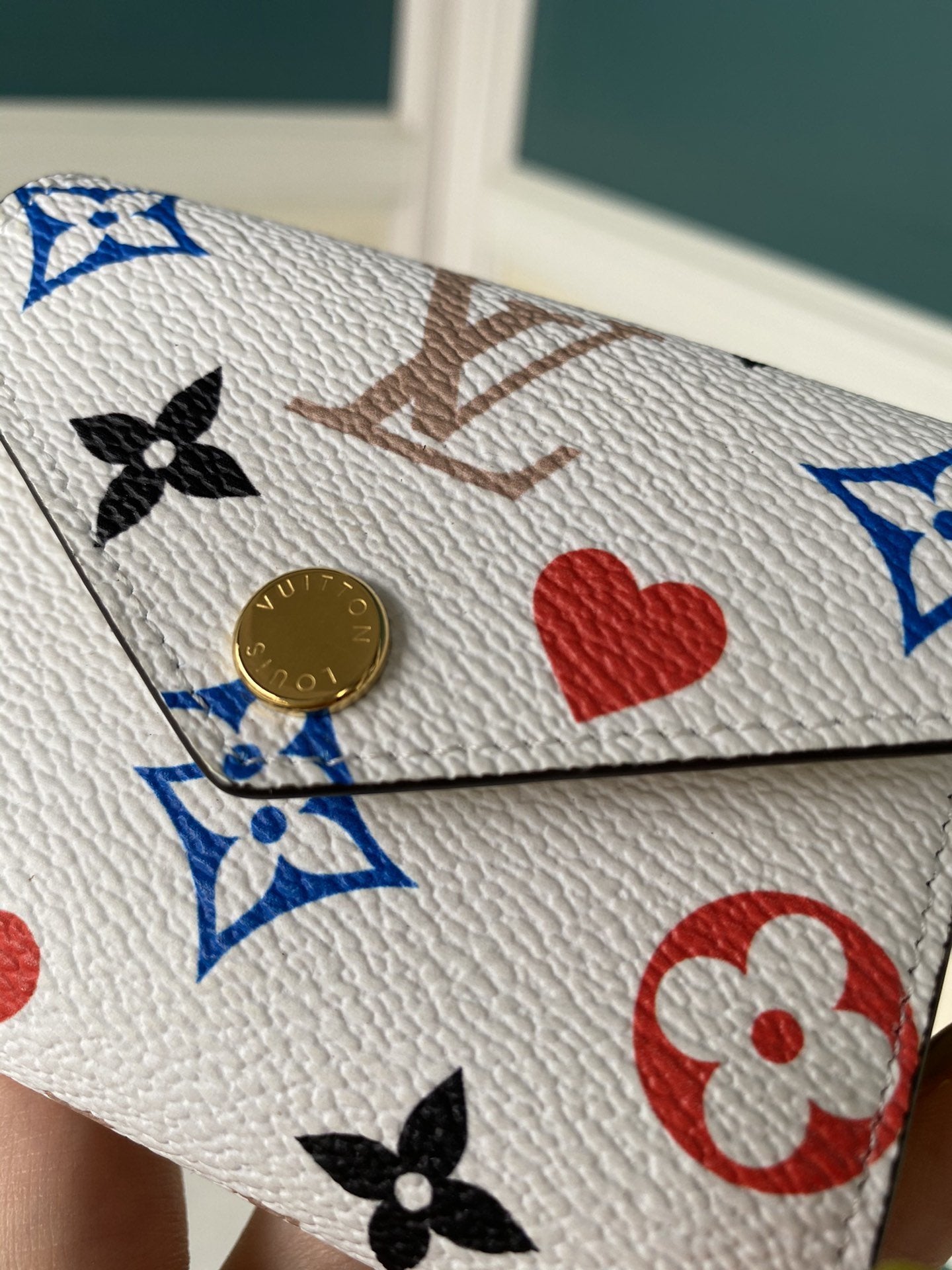 EN - New Arrival Wallet LUV 081