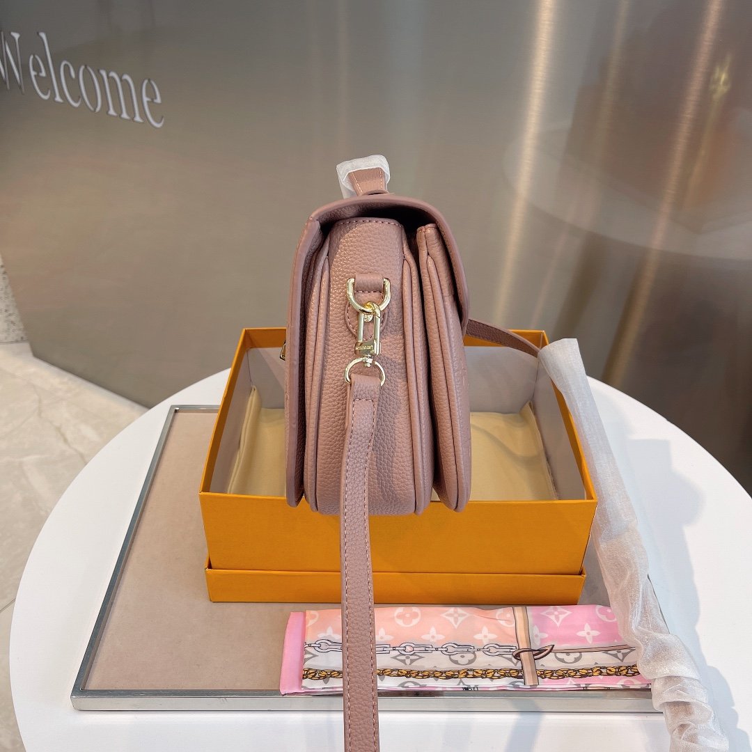 EN - New Arrival Bags LUV 493
